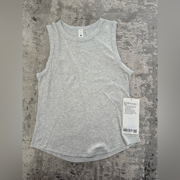 lululemon athletica Tops - NWT lululemon hold tight crewneck tank waist length size 8